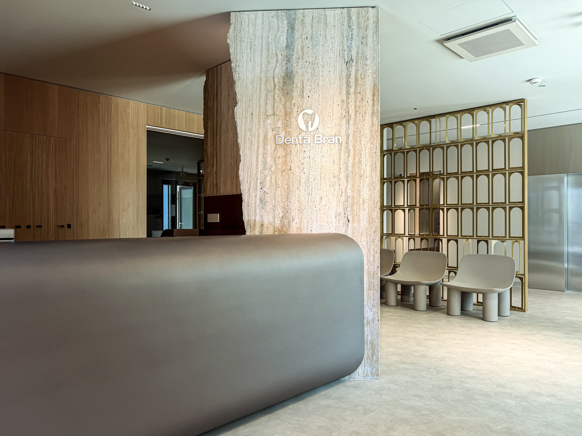 Clinică stomatologică Alba Iulia — Recepție design modern